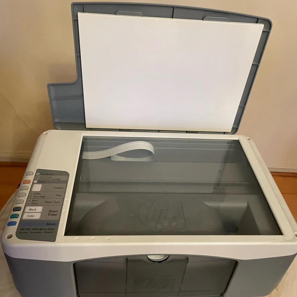 HP PSC 1410 All-in-One Printer in White and Gray